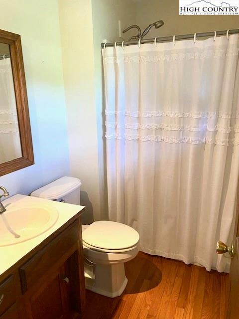Image number 11 for the current listing