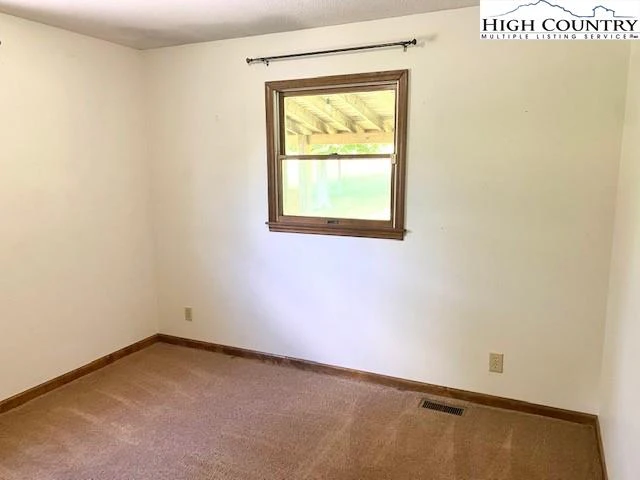 Image number 12 for the current listing