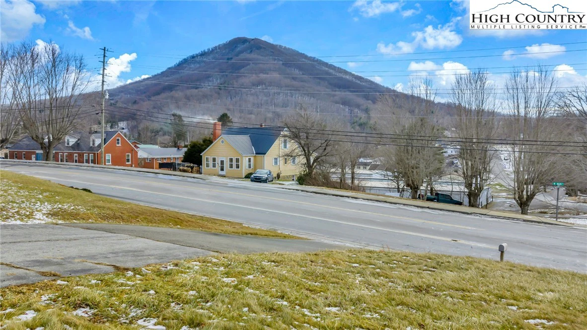 Image number 28 for the current listing