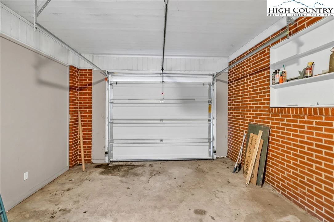 Image number 6 for the current listing