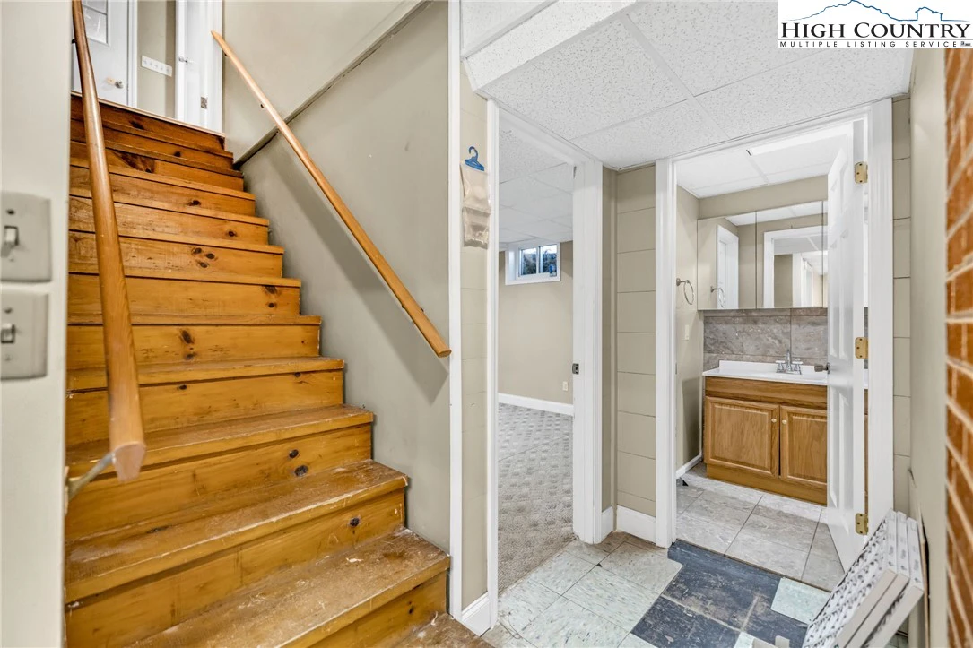Image number 7 for the current listing