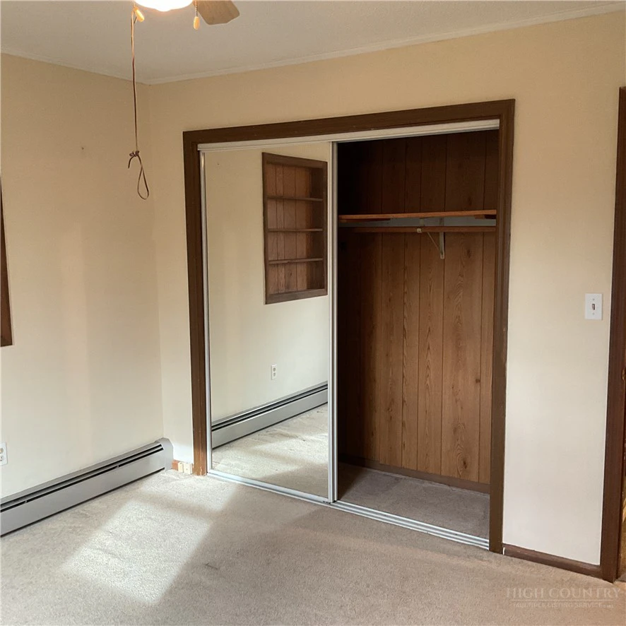 Image number 3 for the current listing