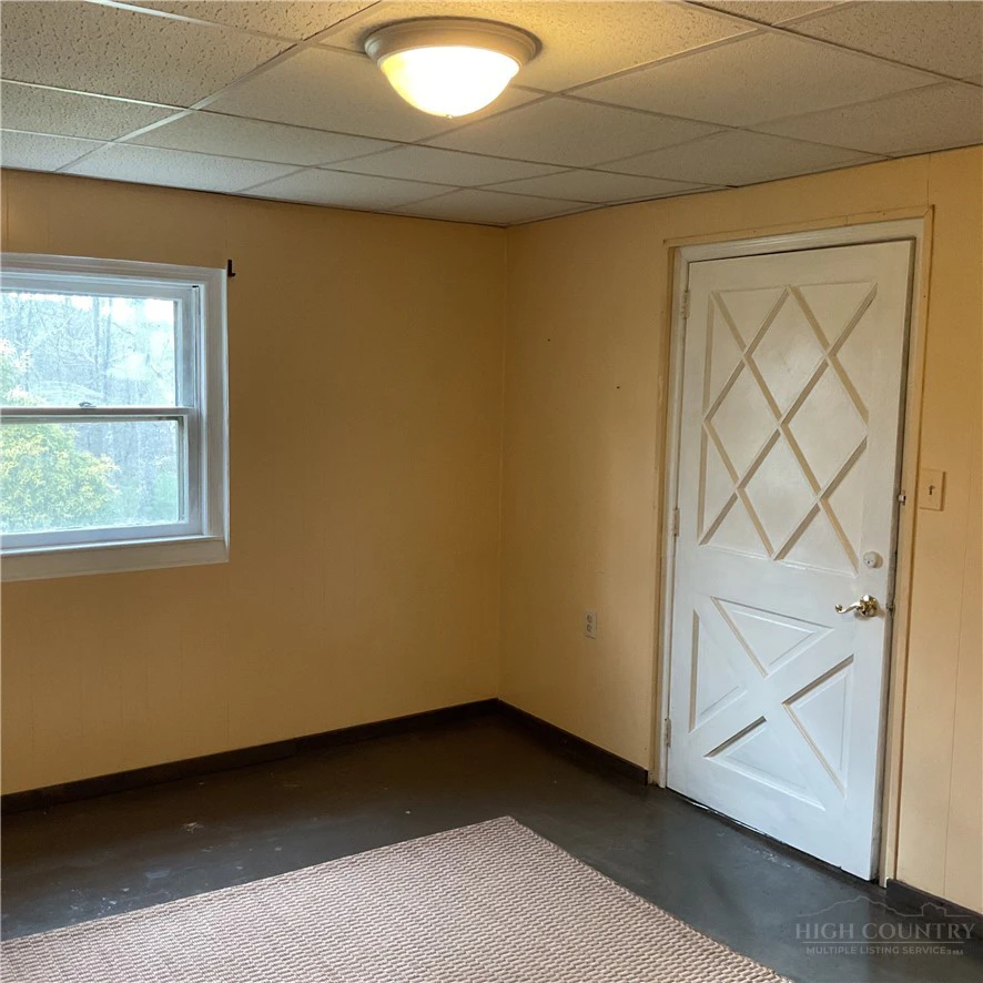 Image number 9 for the current listing