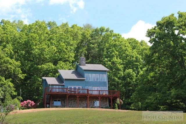 Image number 1 for the current listing