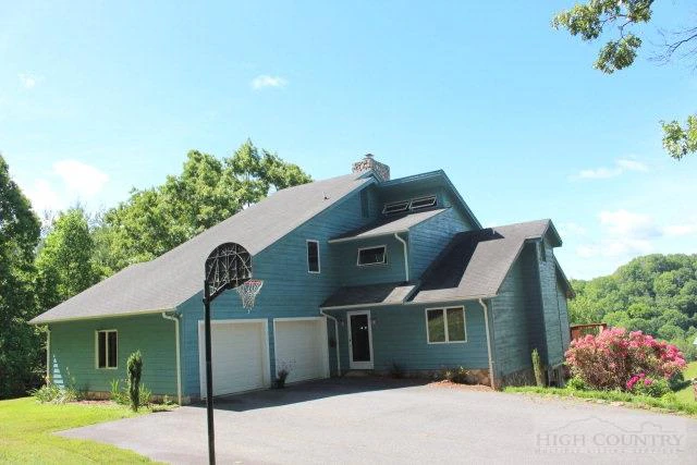 Image number 3 for the current listing