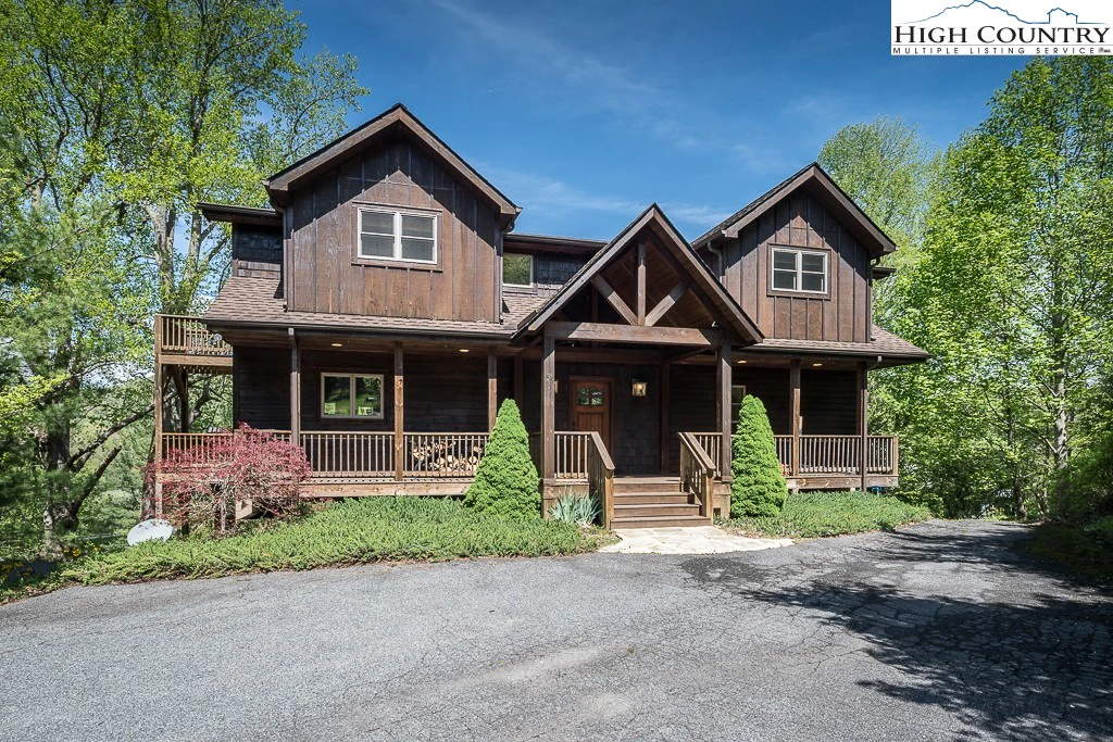 Image number 1 for the current listing