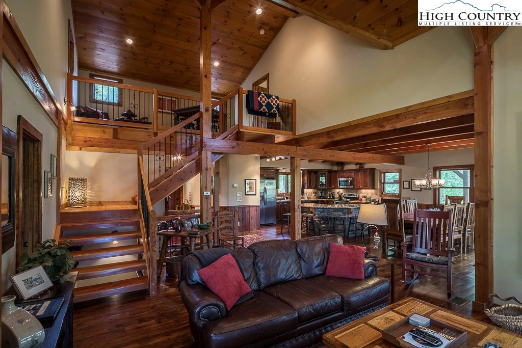 Image number 7 for the current listing