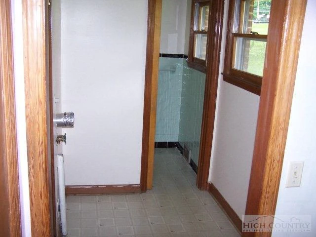Image number 12 for the current listing