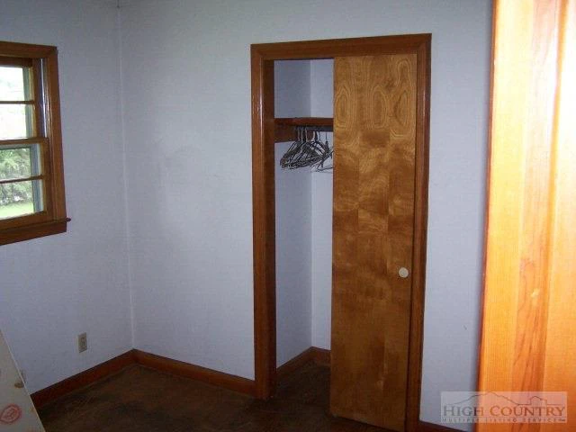 Image number 14 for the current listing