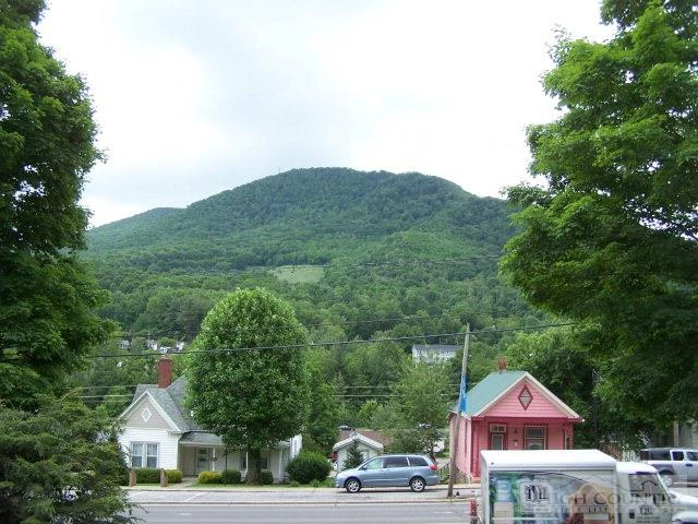 Image number 3 for the current listing
