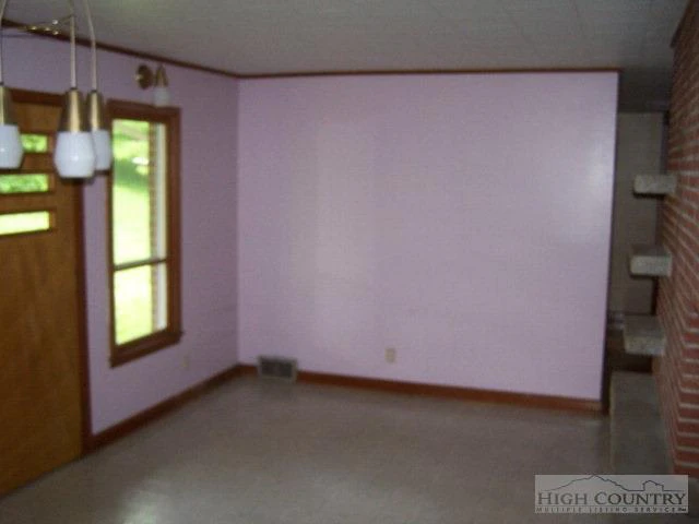 Image number 10 for the current listing