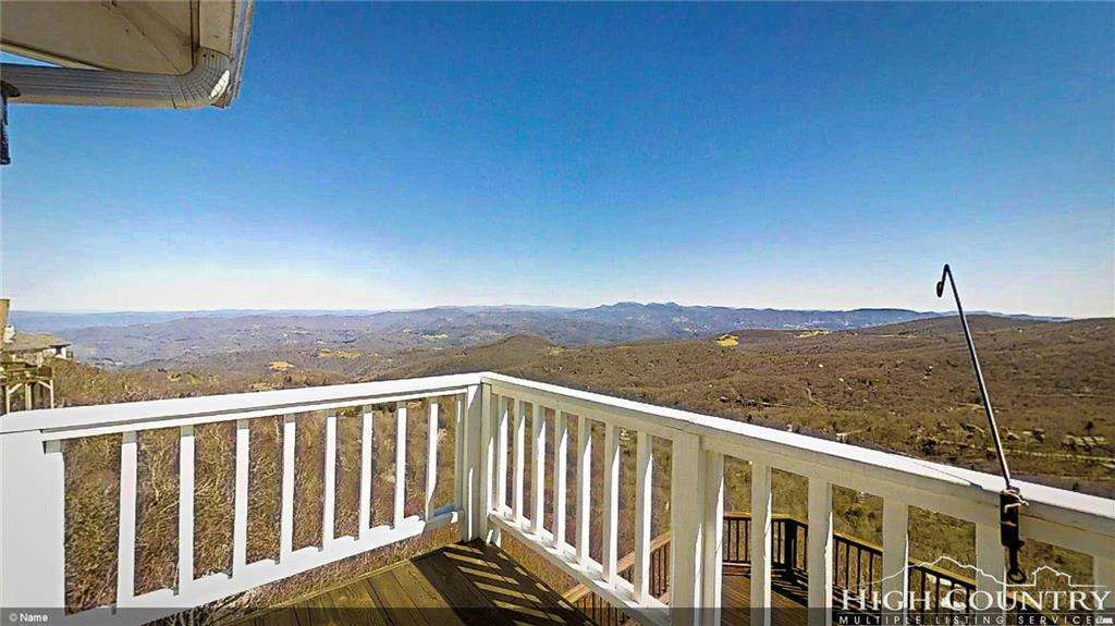 Image number 4 for the current listing
