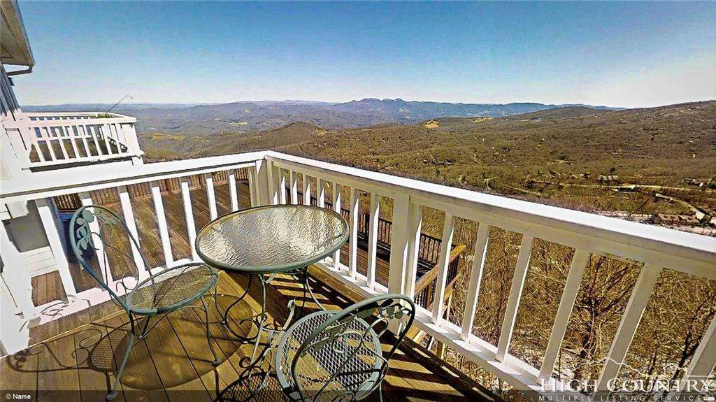 Image number 17 for the current listing