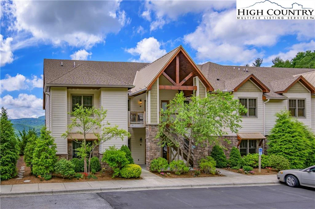 Image number 1 for the current listing