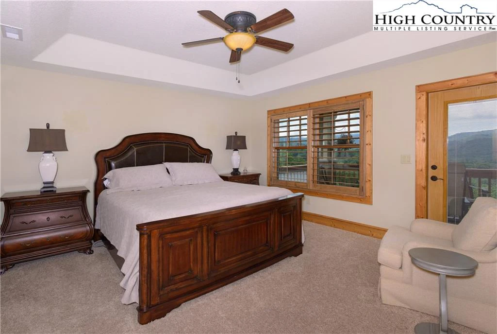 Image number 3 for the current listing