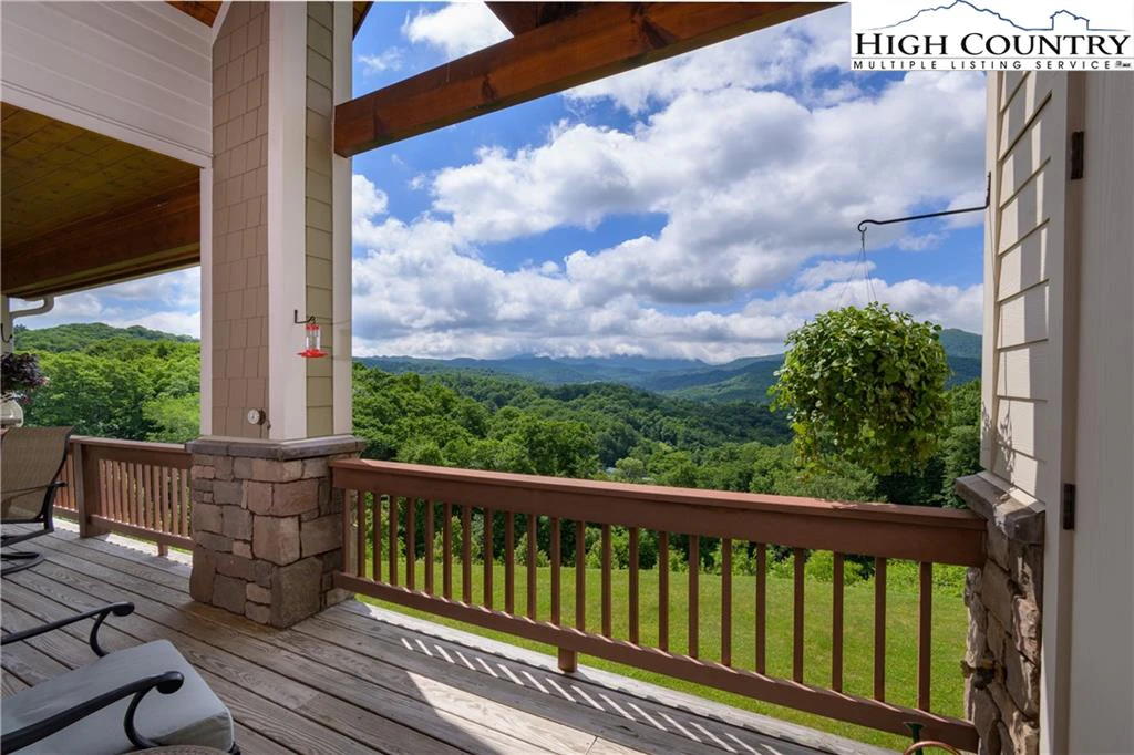 Image number 15 for the current listing