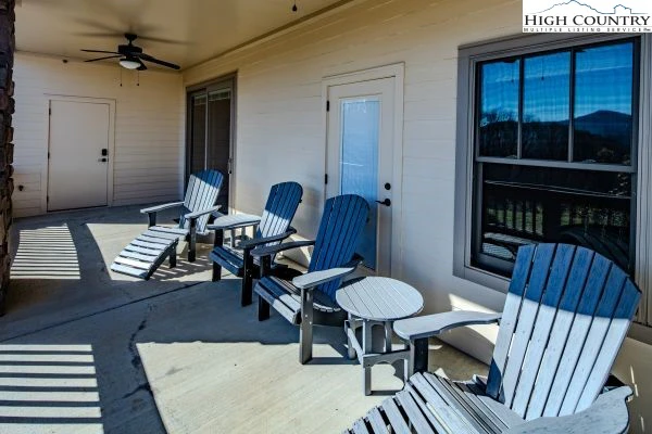 Image number 4 for the current listing