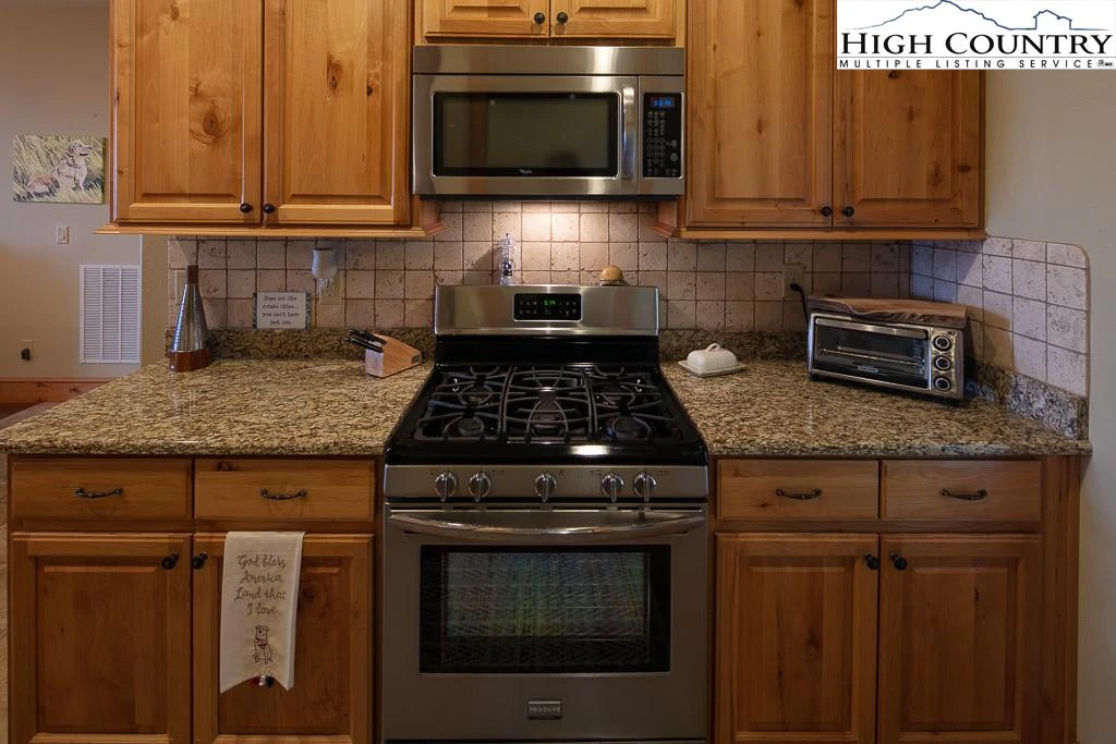 Image number 5 for the current listing
