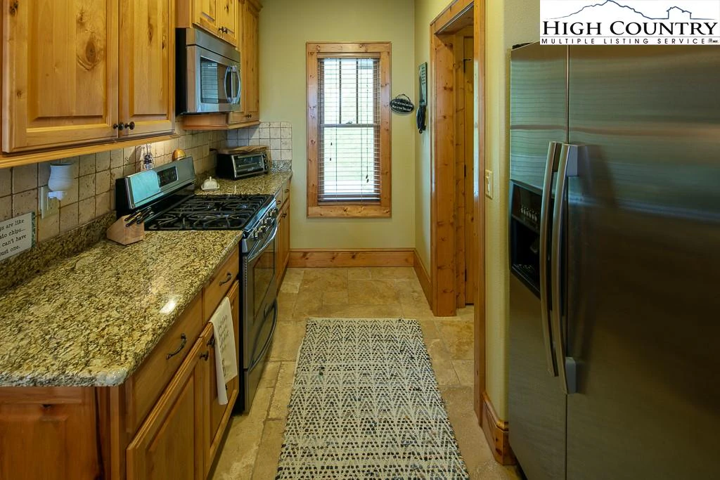 Image number 7 for the current listing