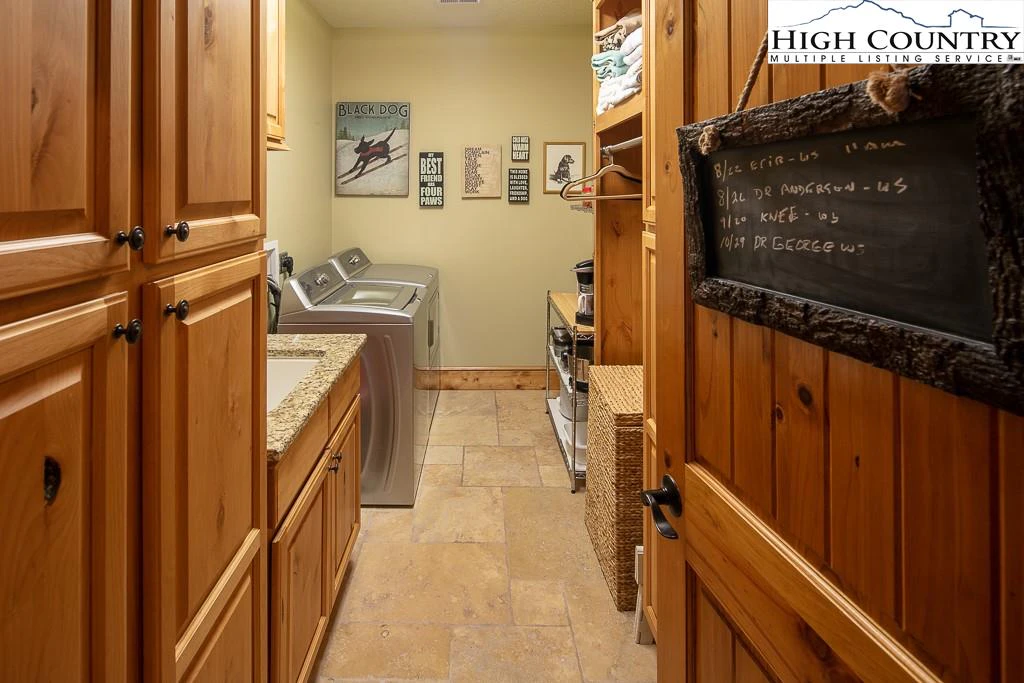 Image number 8 for the current listing