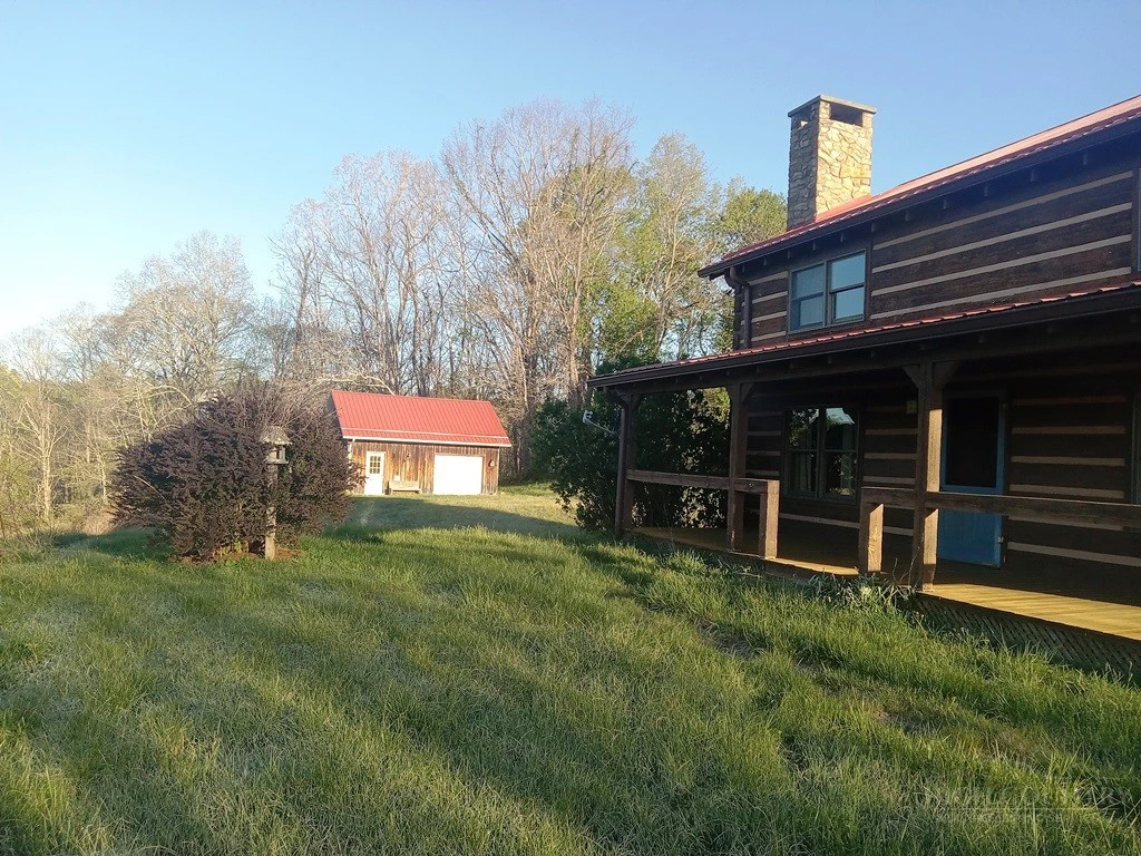 Image number 17 for the current listing