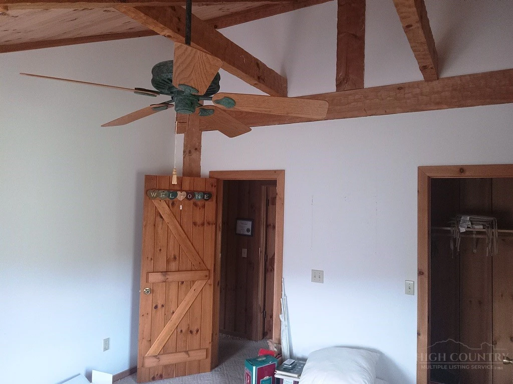 Image number 6 for the current listing
