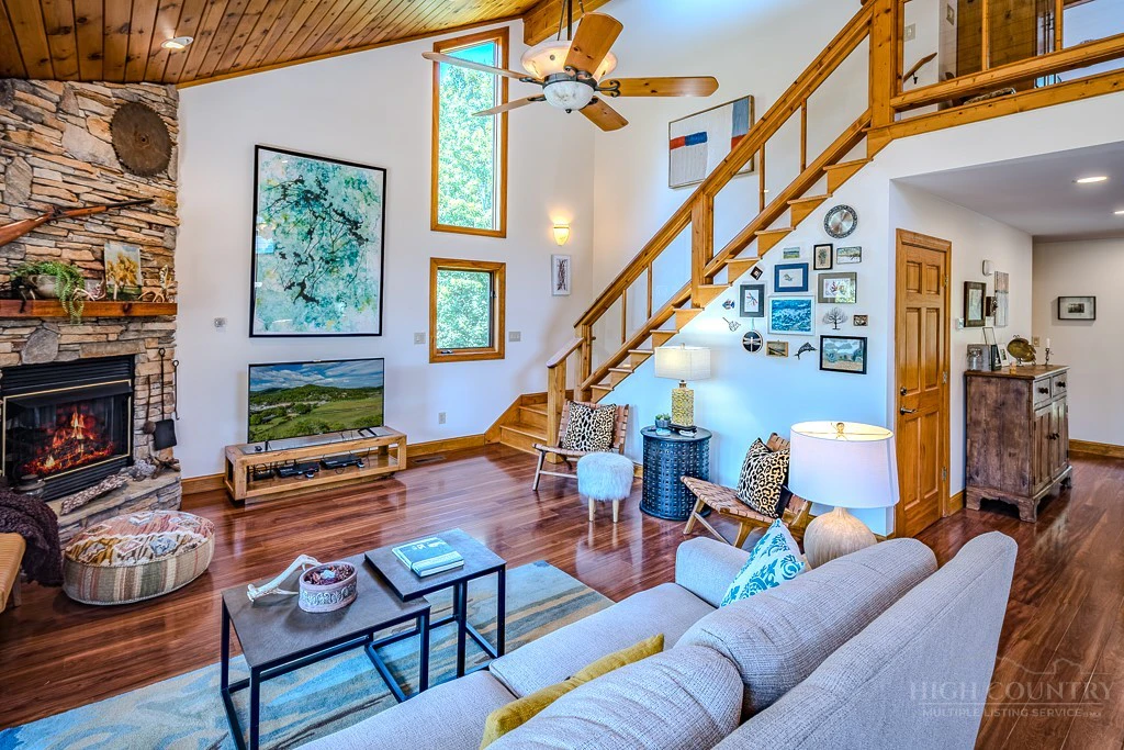 Image number 12 for the current listing
