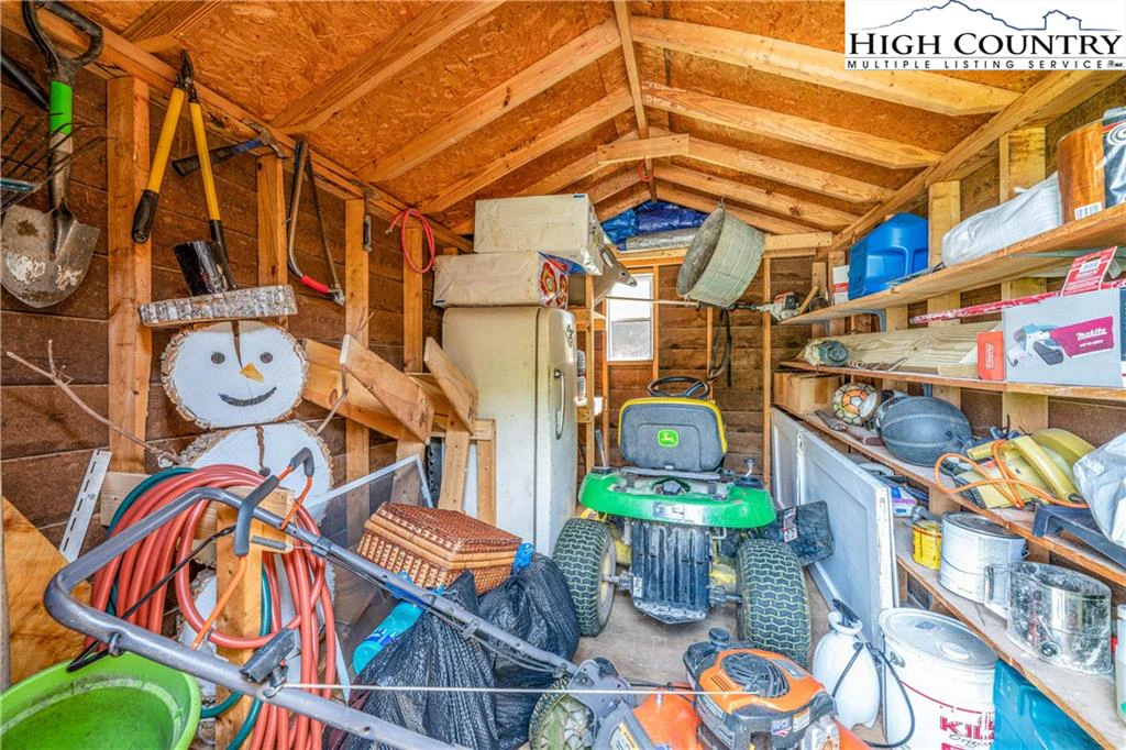 Image number 20 for the current listing