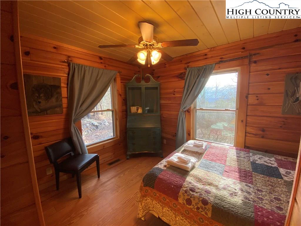 Image number 5 for the current listing