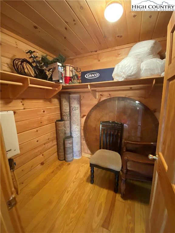 Image number 10 for the current listing