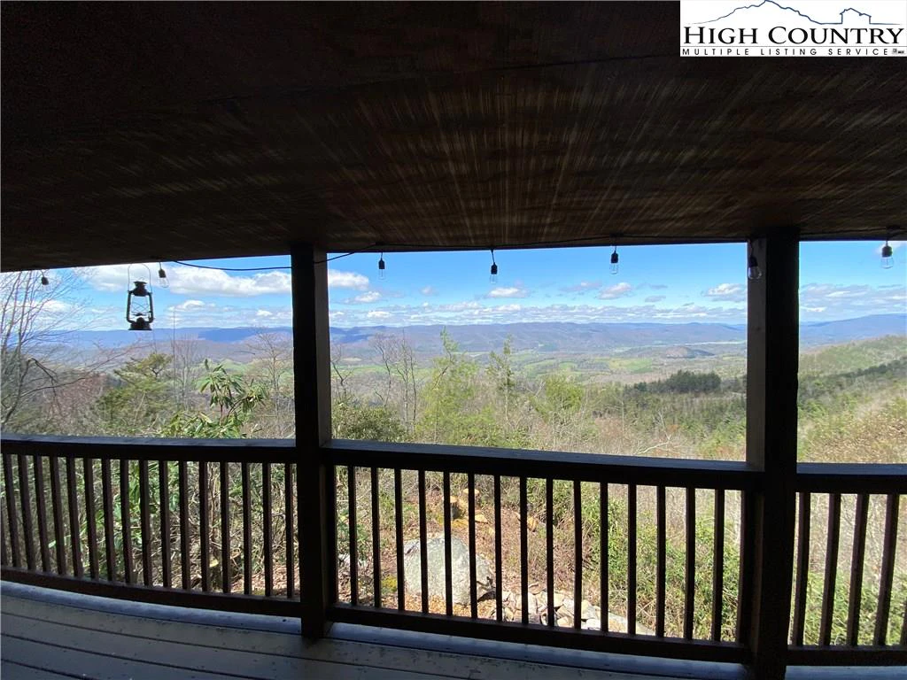 Image number 13 for the current listing