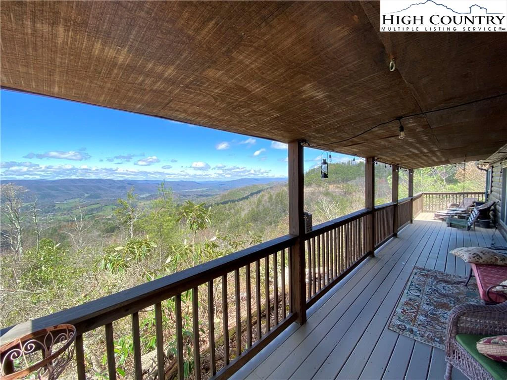 Image number 15 for the current listing
