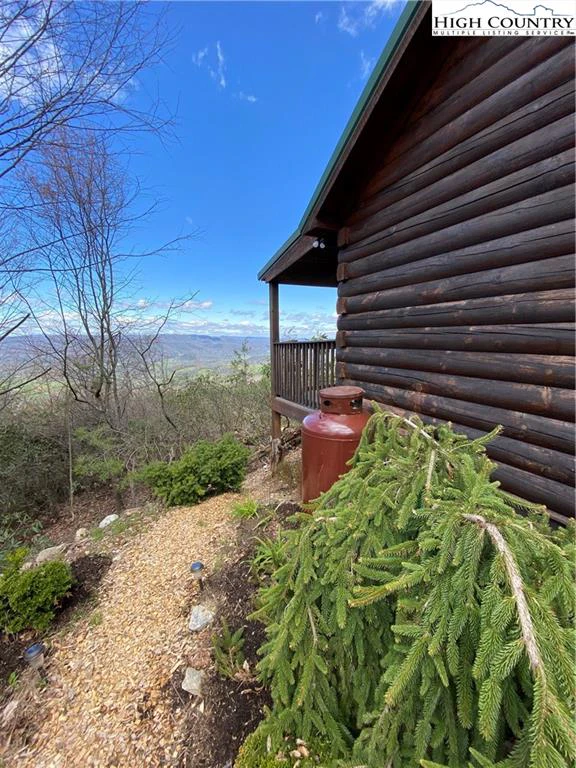 Image number 18 for the current listing