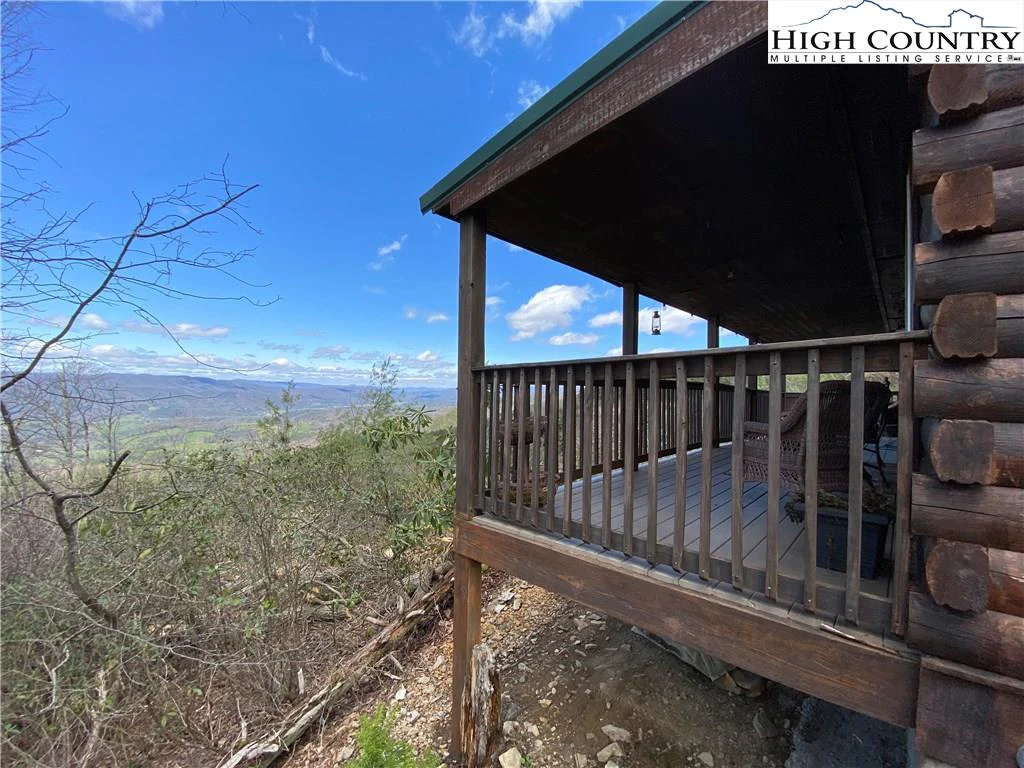 Image number 19 for the current listing