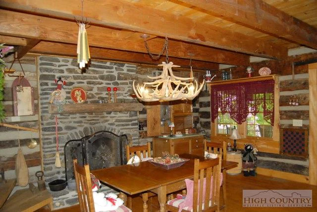 Image number 16 for the current listing