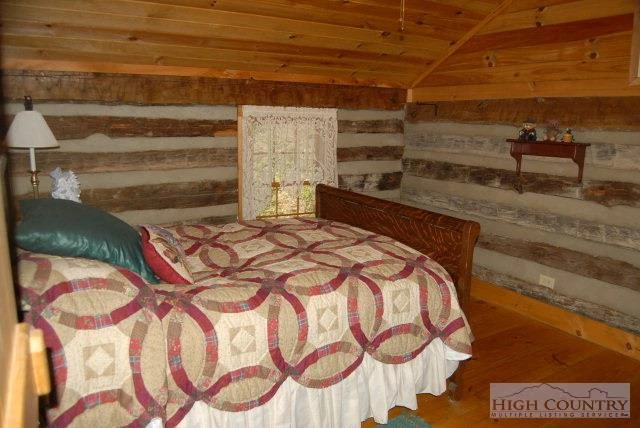 Image number 11 for the current listing