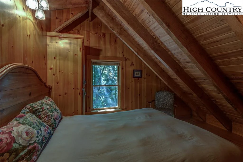 Image number 8 for the current listing