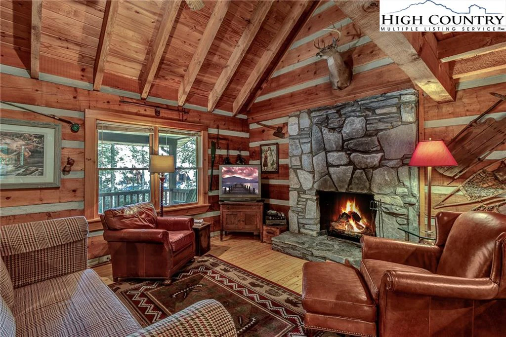 Image number 21 for the current listing
