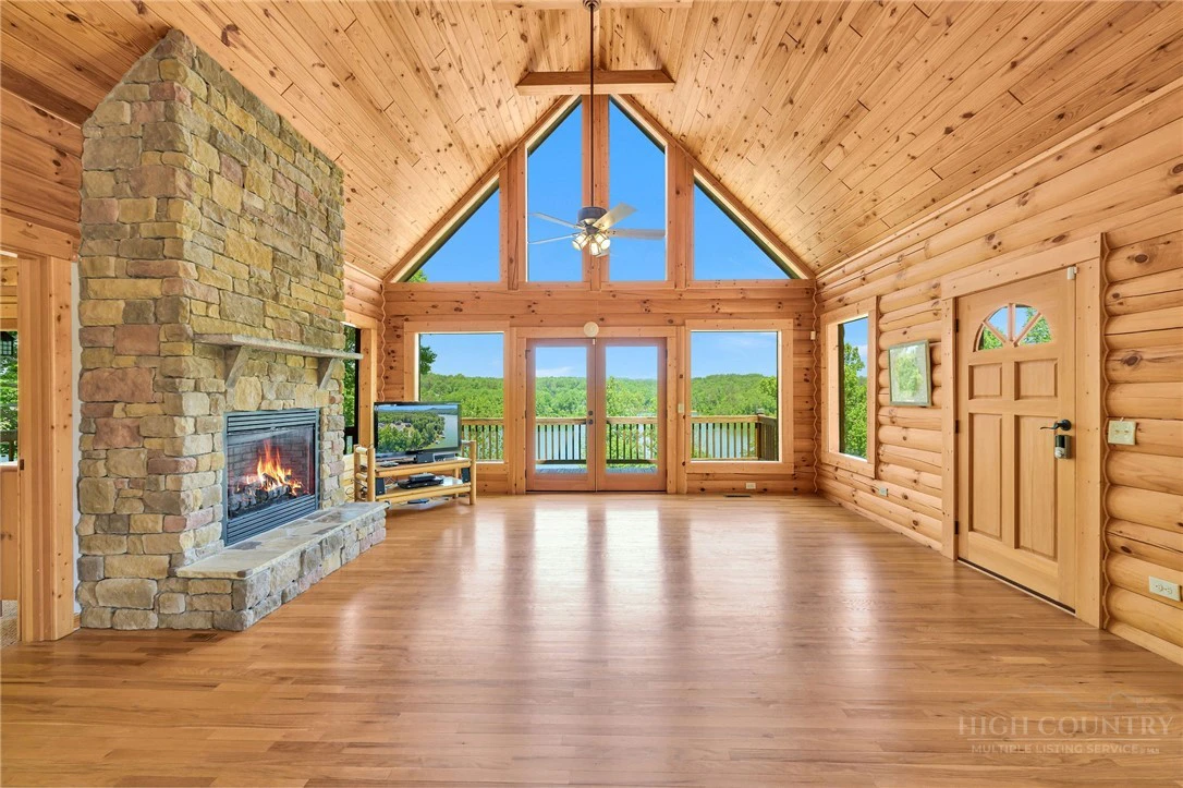 Image number 4 for the current listing