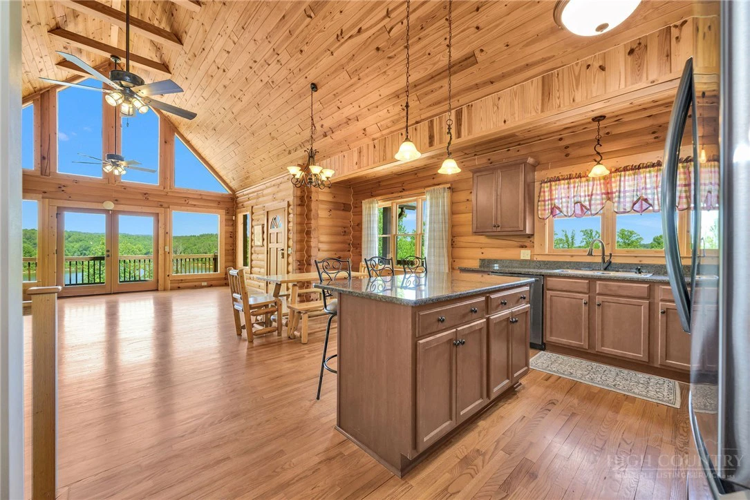 Image number 8 for the current listing