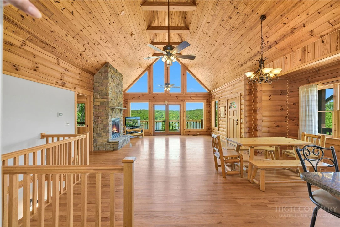 Image number 9 for the current listing