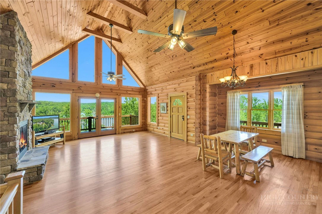 Image number 11 for the current listing