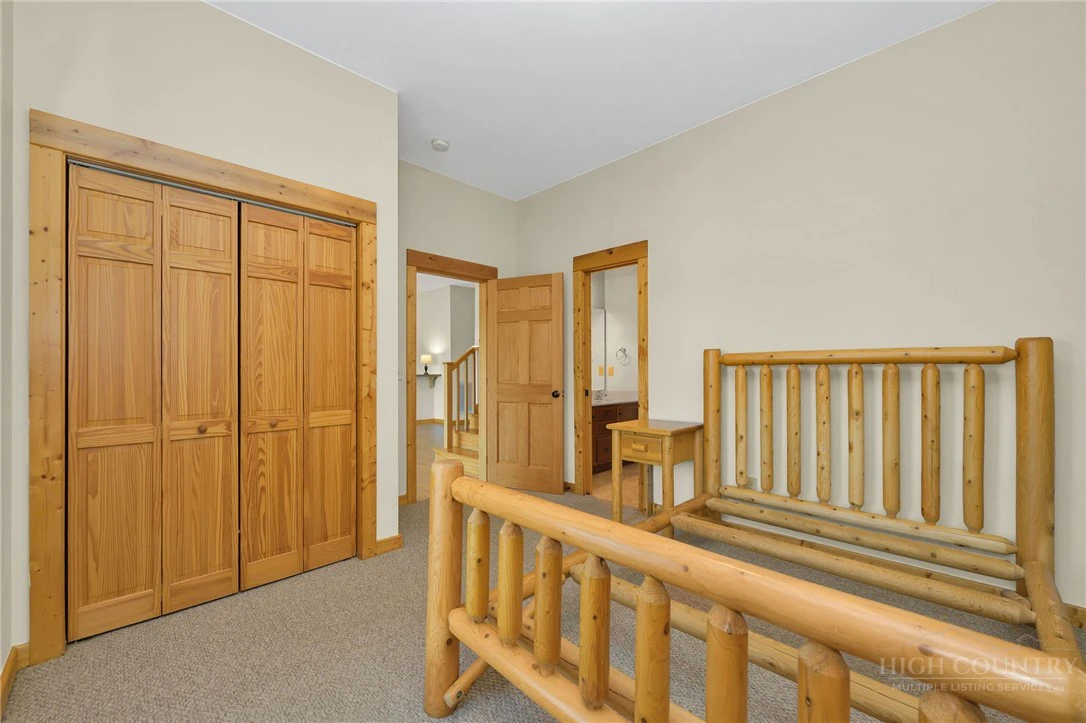 Image number 18 for the current listing