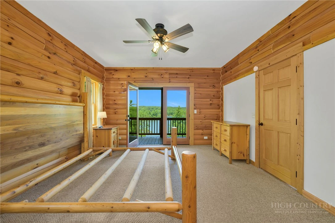 Image number 21 for the current listing