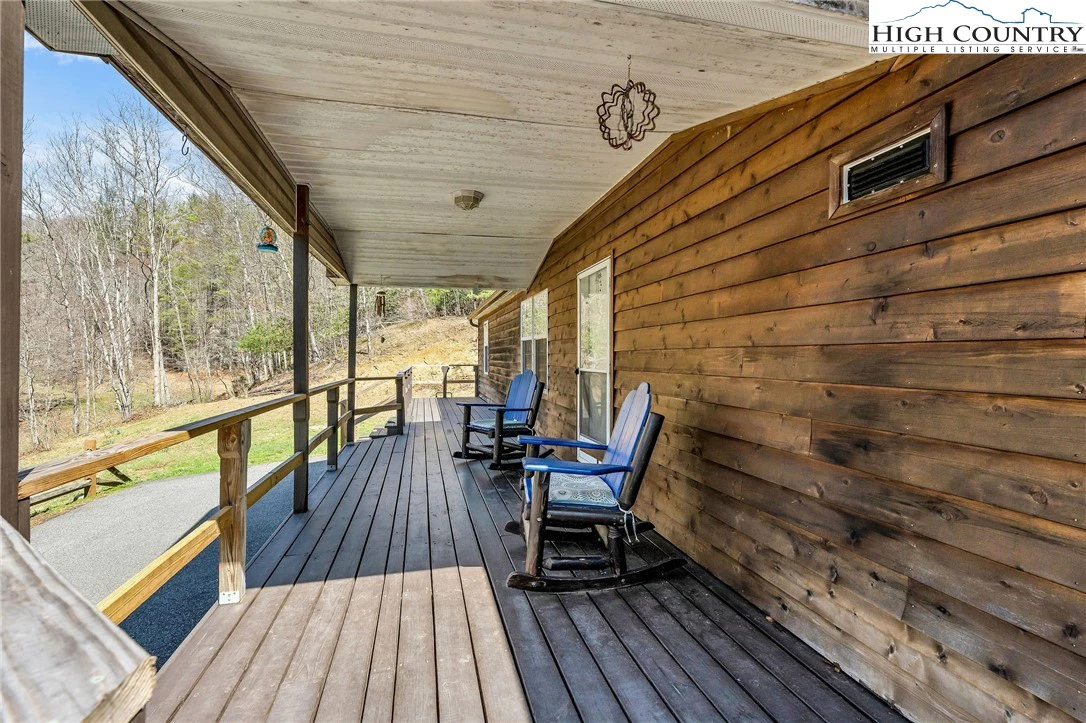 Image number 10 for the current listing