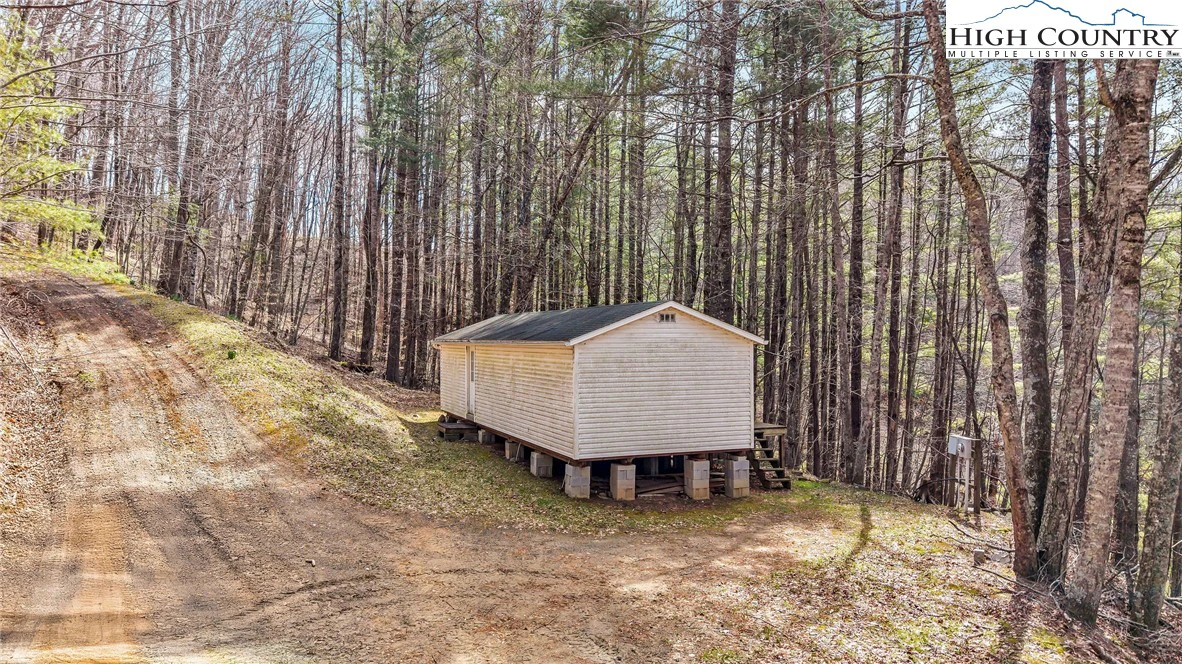 Image number 15 for the current listing