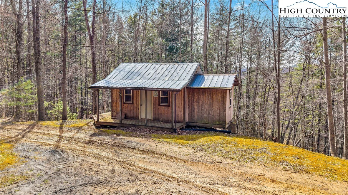 Image number 16 for the current listing