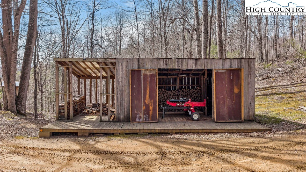 Image number 18 for the current listing