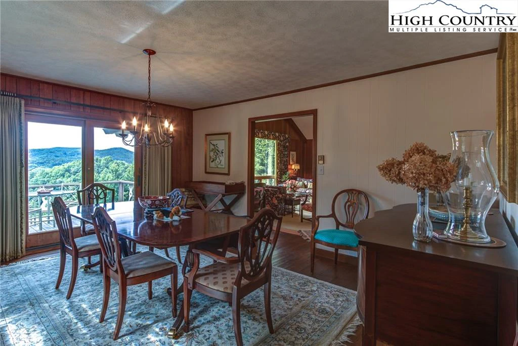 Image number 10 for the current listing