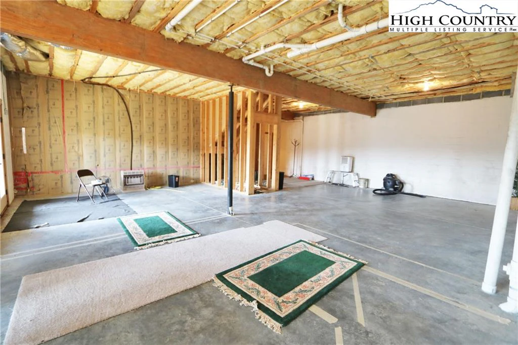 Image number 16 for the current listing